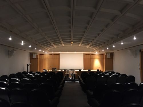 Salle des conférences ; © FDD